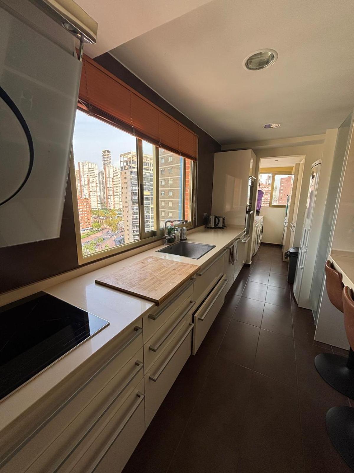 Avec Vue Sur La Et Les Montagnes 360 M De La Apartamento Benidorm